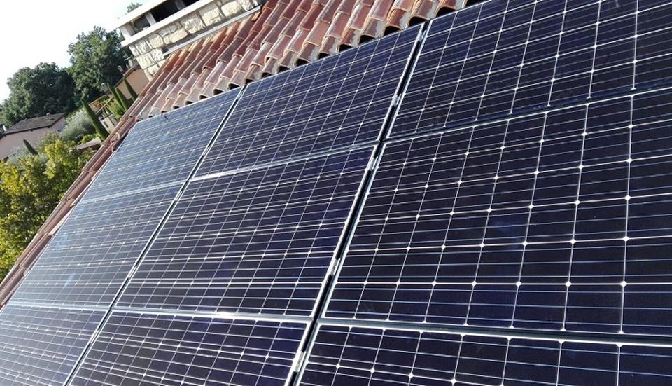 Risparmio energetico con FV residenziali totalmente integrati sul lago di Garda