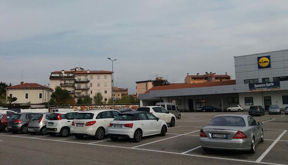 Impianto fotovoltaico SunPower realizzato in condominio a Verona  da 4 kW con ottimizzatori SolarEdge 
