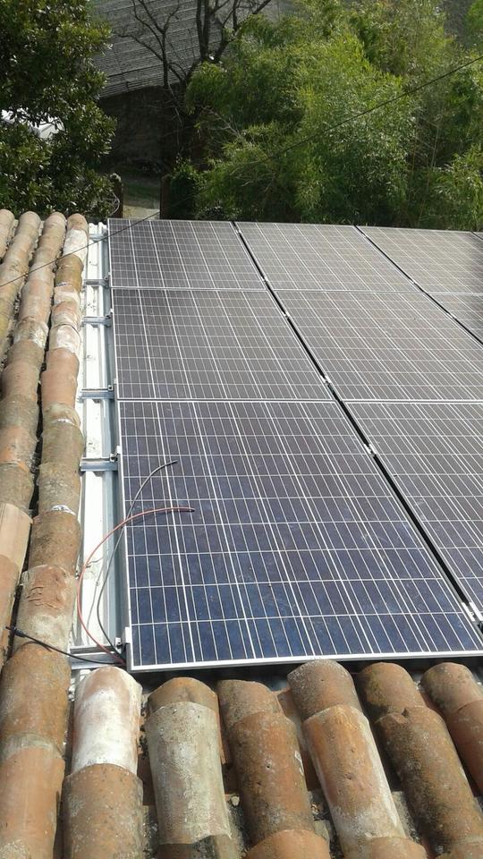 Impianto fotovoltaico a Sandr&aacute;, con 6kWp integrati