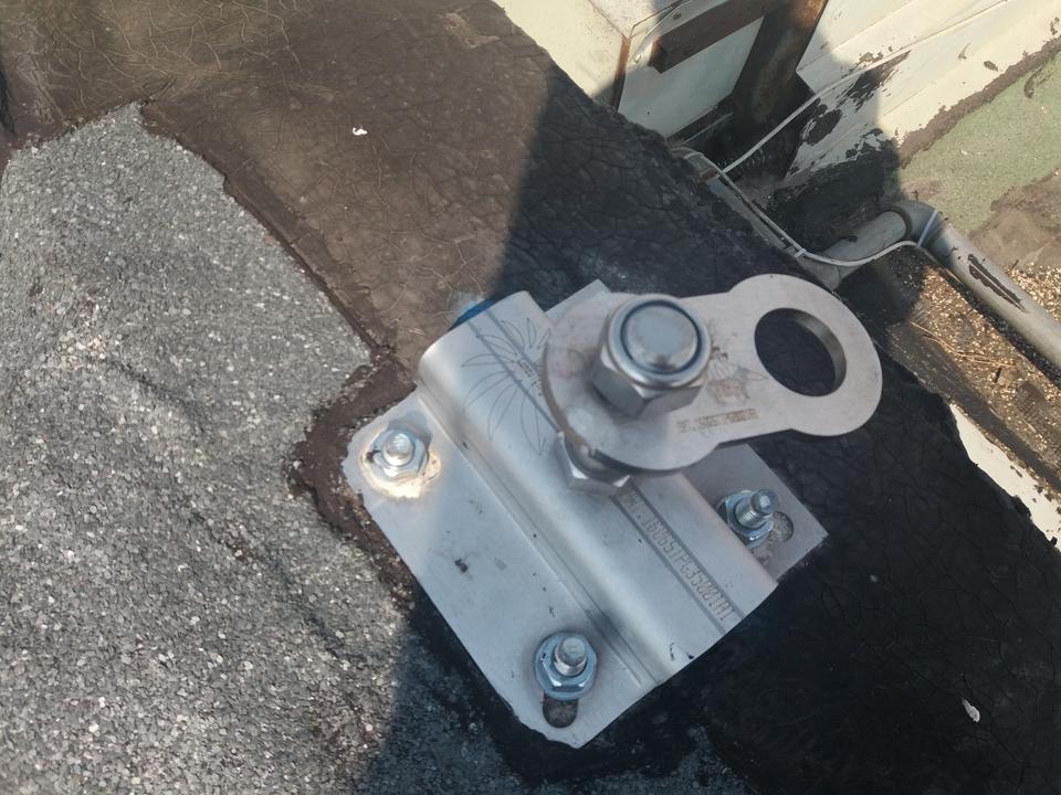 Linea vita perimetrale su capannone industriale