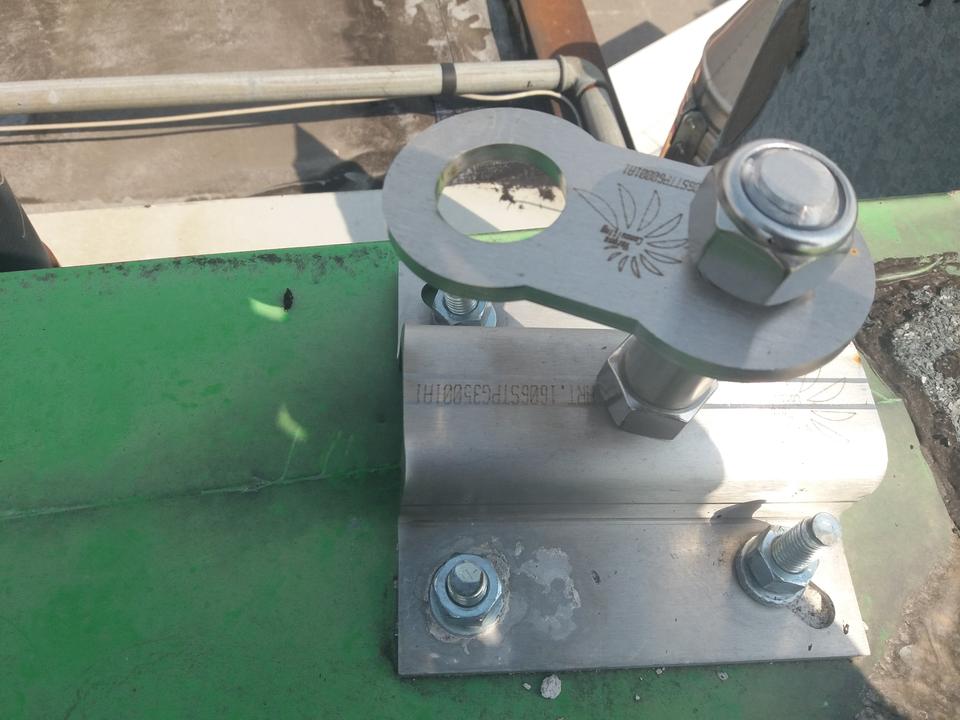 Linea vita perimetrale su capannone industriale