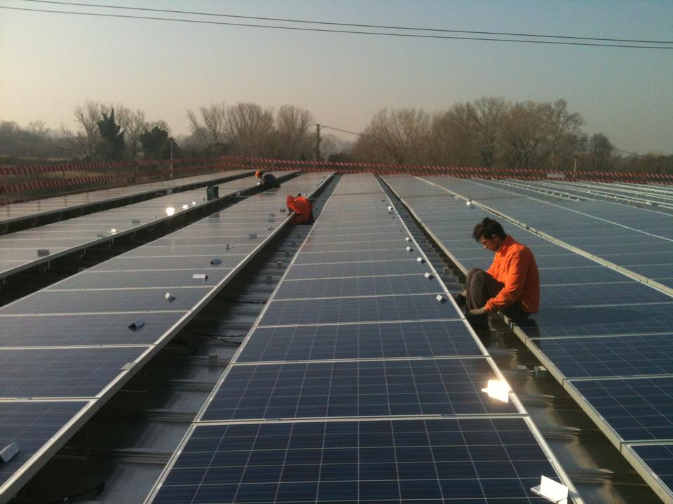 TRE IMPIANTI SU CAPANNONE INDUSTRIALE