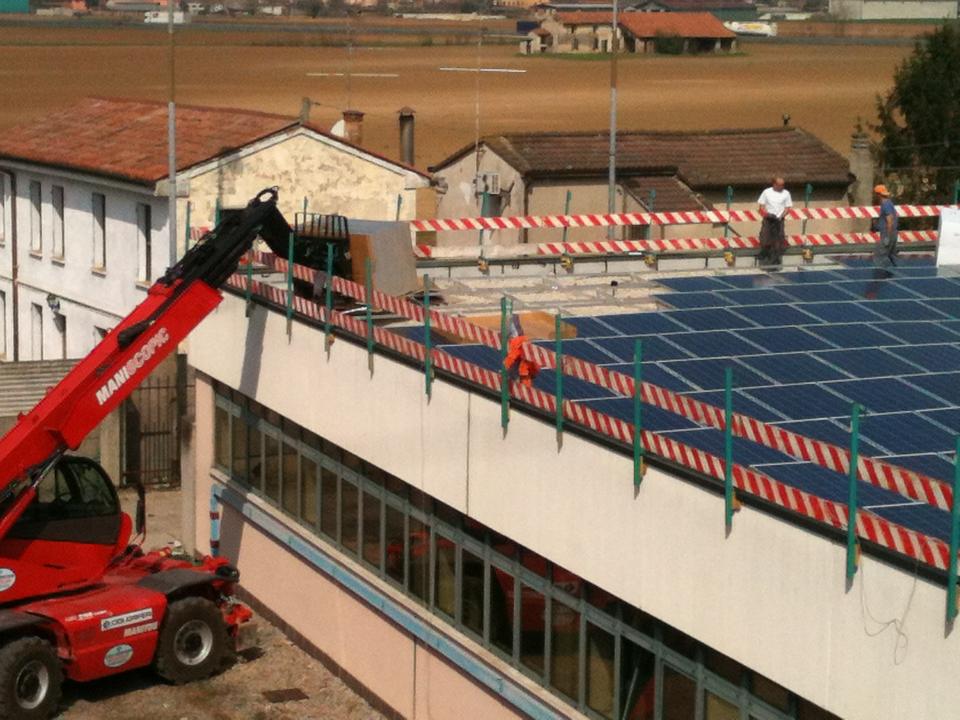 TRE IMPIANTI SU CAPANNONE INDUSTRIALE