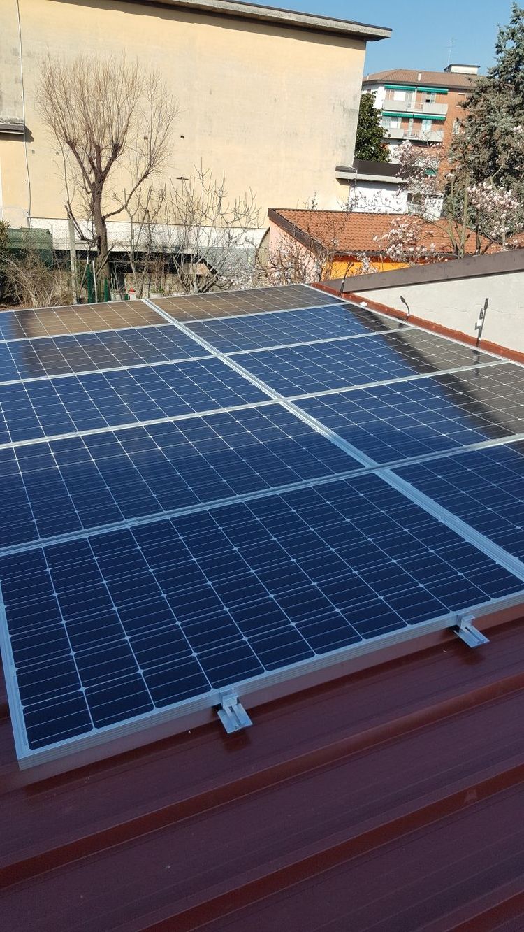 3 kWp su tettoia in lamiera a Verona