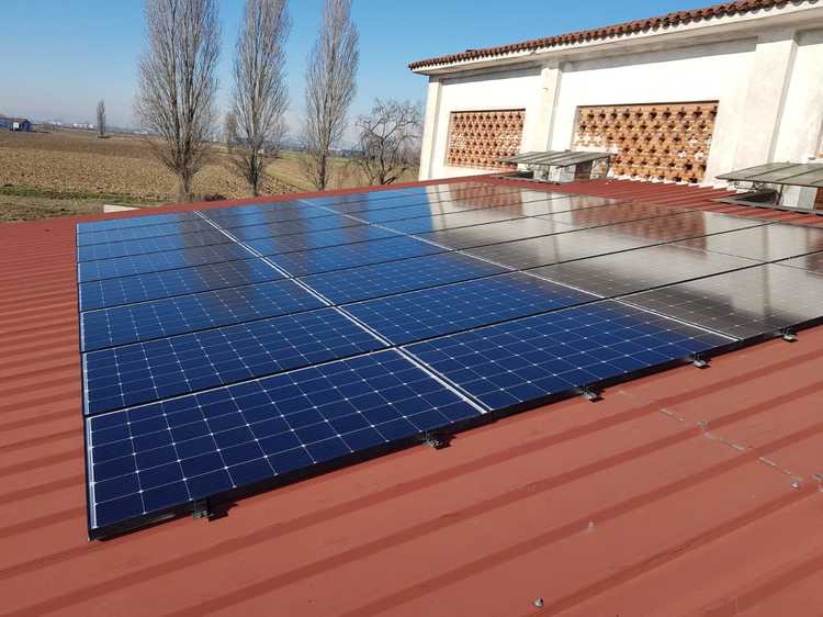 Impianto fotovoltaico su agriturismo